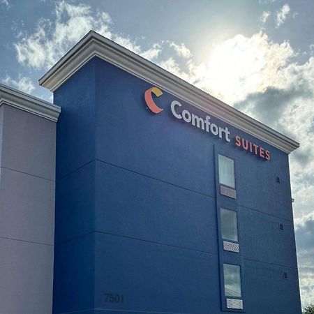 Comfort Suites Austin Airport Buitenkant foto