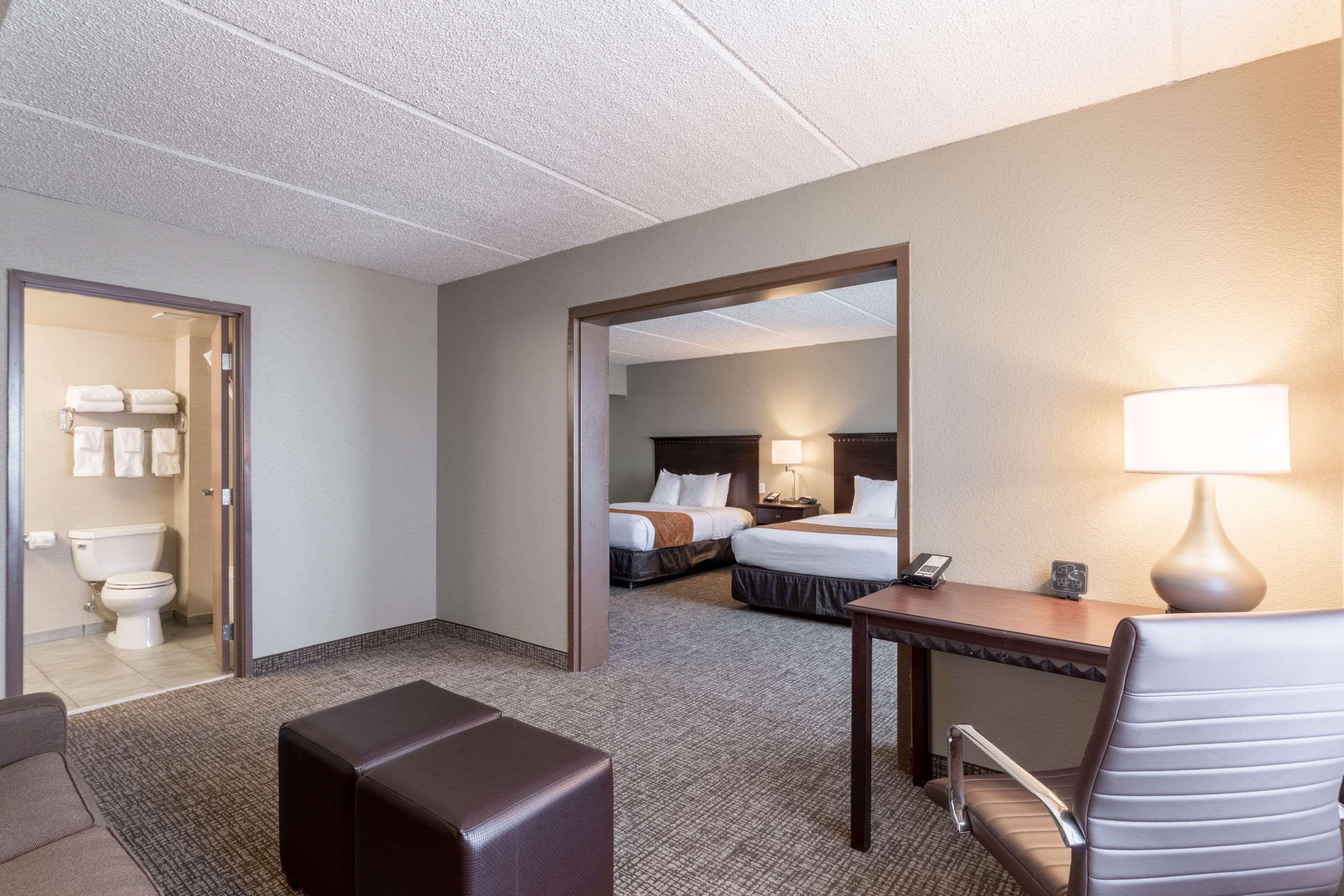 Comfort Suites Austin Airport Buitenkant foto