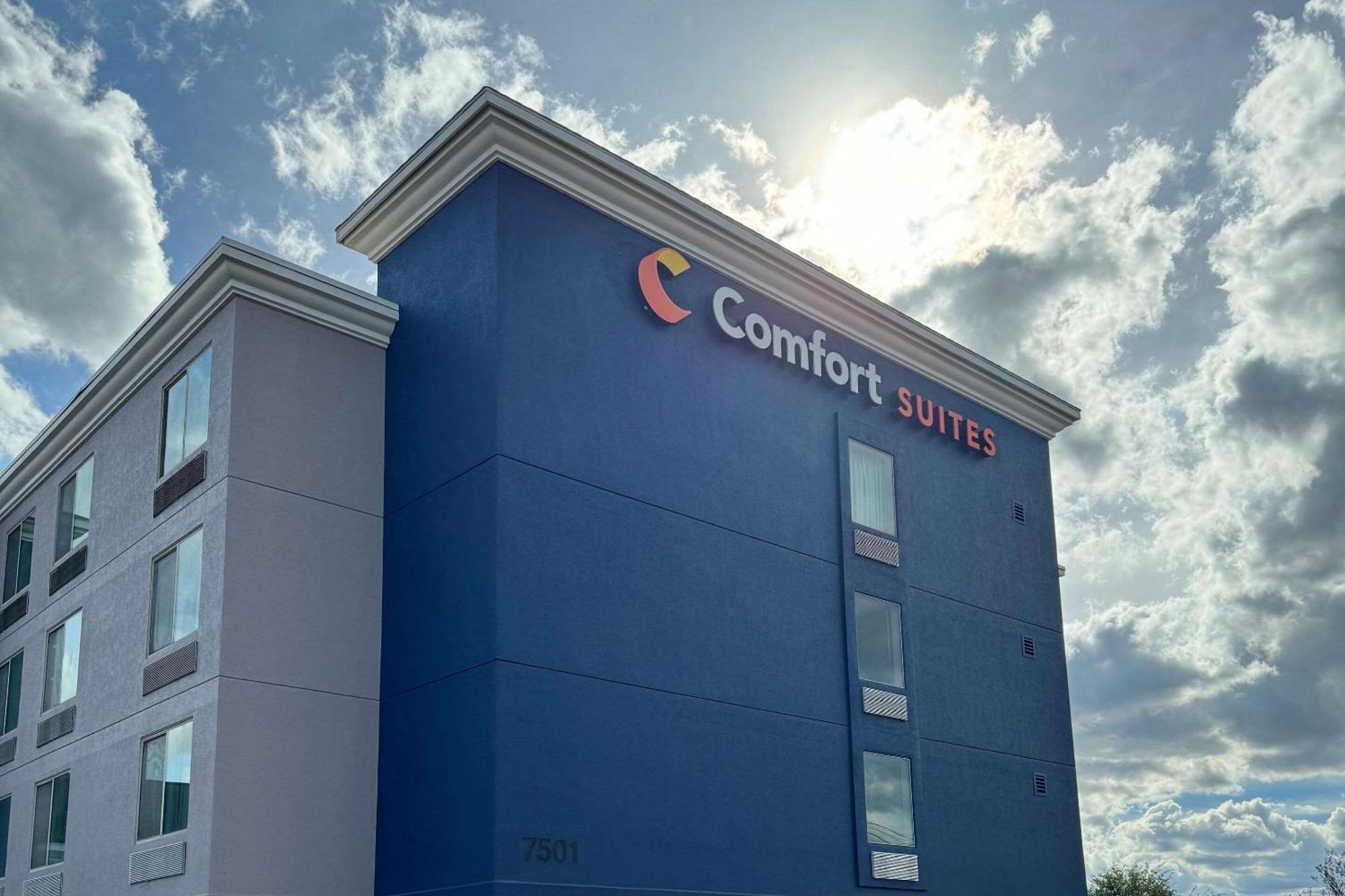 Comfort Suites Austin Airport Buitenkant foto